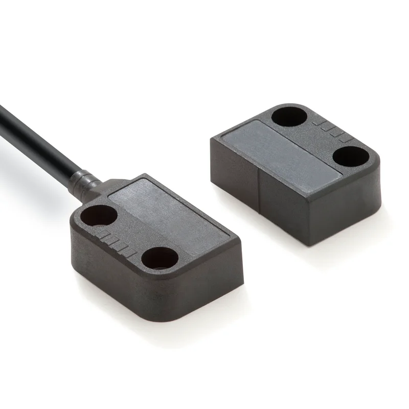 Non-contact switch, miniature plastic, 1NC+1NO, M8 right